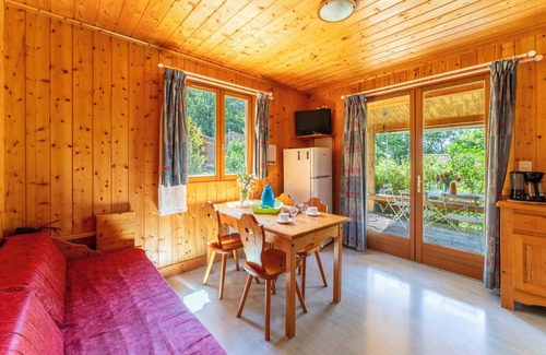 Mirabel-aux-Baronnies Ski Chalet | Chalet 'Gite Sariette' with Shared Pool, Private Terrace and Wi-Fi