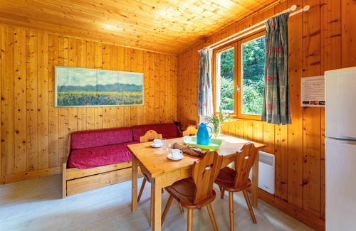Mirabel-aux-Baronnies Ski Chalet | Chalet 'Gite Sariette' with Shared Pool, Private Terrace and Wi-Fi