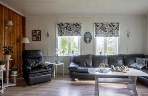 Tysnes Ski Chalet | Chalet Gulehuset by Interhome