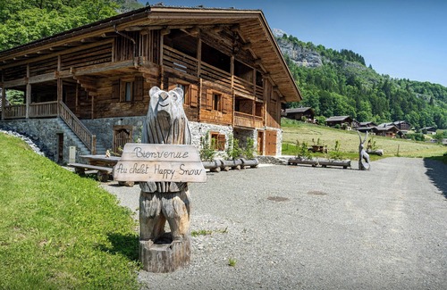 Le Chinaillon Ski Chalet | Chalet Happysnow - alpine retreat for 15 - OVO Network
