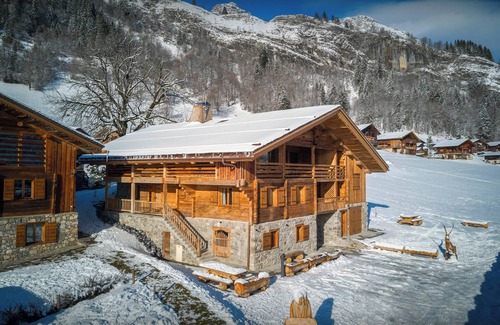 Le Chinaillon Ski Chalet | Chalet Happysnow - alpine retreat for 15 - OVO Network