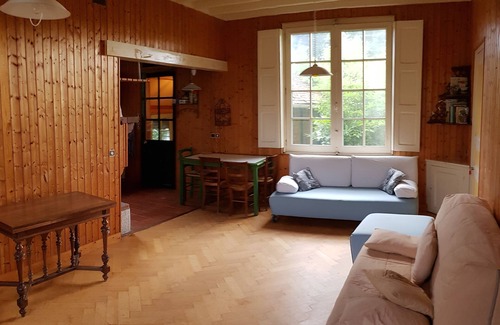 Maisdon-sur-Sevre Ski Chalet | Chalet in the heart of a park