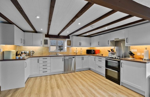 Holsworthy Cottage | Chalet in Devon near Tarka Trail & Fishing Lakes