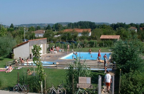Castelmoron-sur-Lot House | Chalet in France with Garden Terrace