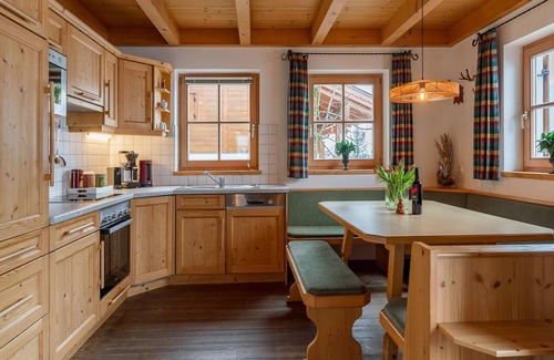 Wald im Pinzgau Ski Chalet | Chalet in Königsleiten near Ski Bus