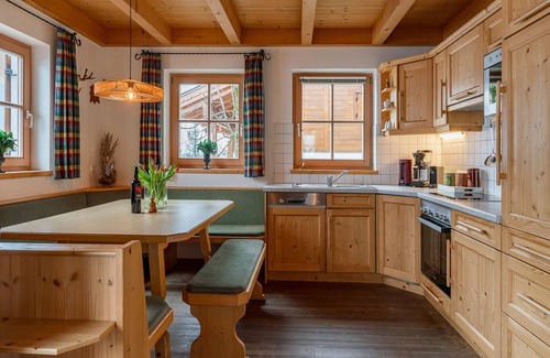 Wald im Pinzgau Ski Chalet | Chalet in Königsleiten near Ski Bus