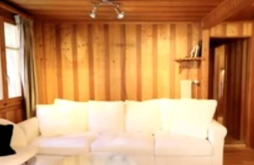La Sage Apartment | Chalet in the mountains, wooden interior, cosy, with a beautiful view