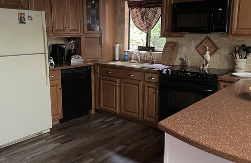 Lake Ariel House | Chalet in the poconos with a Golf Course, lake and beach in a gated community