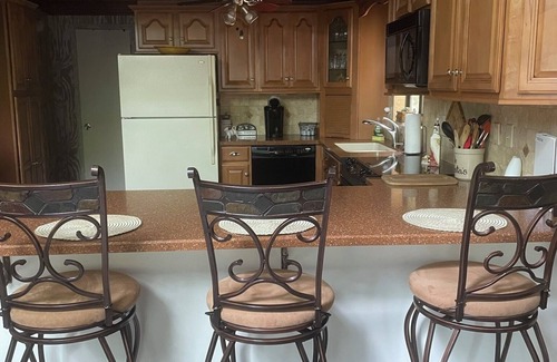 Lake Ariel House | Chalet in the poconos with a Golf Course, lake and beach in a gated community