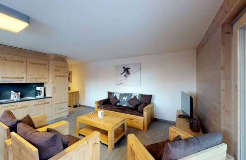 Nendaz Apartment | Chalet in Veysonnaz with Ski-In/Ski-Out Access