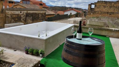 Gimileo Villa | Chalet Individual con bodega, en el corazón de La Rioja