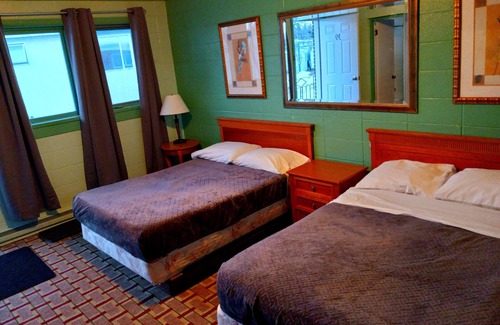 Dryden Hotel | Chalet Inn Motel