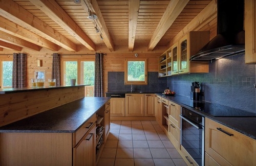 La Cote-d'Arbroz Ski Chalet | Chalet Isla de Lux - family mountain break 12p sauna & spa - OVO Network