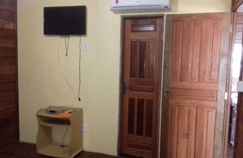 Santarem Ski Chalet | Chalet Juquiri, integrated into nature.