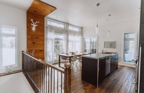 Sainte-Emelie-de-L'Energie Ski Chalet | Chalet Kabana Spa au bord du lac