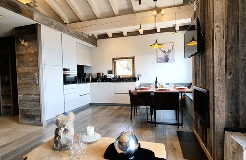 Superbolquere Ski Chalet | Chalet Keshi Collection Perles