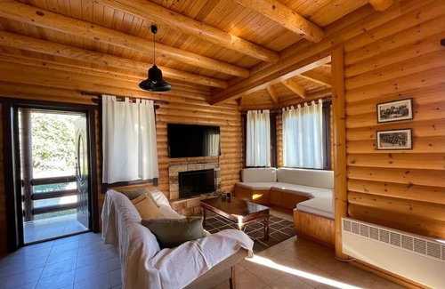 Zitsa Ski Chalet | Chalet Klimatia - Όμορφη ξύλινη μεζονέτα με τζάκι