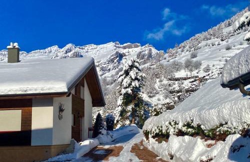 Albinen Apartment | Chalet Kristall 4 1/2 Zimmer-Maisonetten-Haus