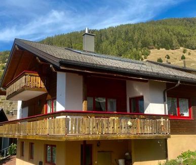 Albinen Apartment | Chalet Kristall 4 1/2 Zimmer-Maisonetten-Haus