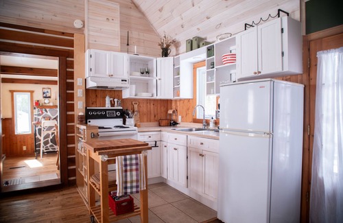 St-Adolphe-d'Howard Ski Chalet | Chalet Lendemain de Ville Avec Accès au lac