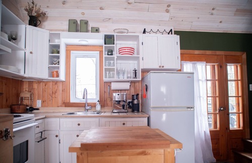 St-Adolphe-d'Howard Ski Chalet | Chalet Lendemain de Ville Avec Accès au lac
