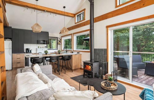 St-Adolphe-d'Howard Ski Chalet | Chalet Le Beaunord