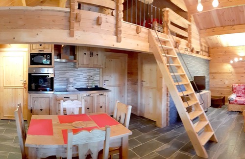 Bluffy Ski Chalet | CHALET L'UBAC, a little corner of paradise between Lake Annecy and its mountains