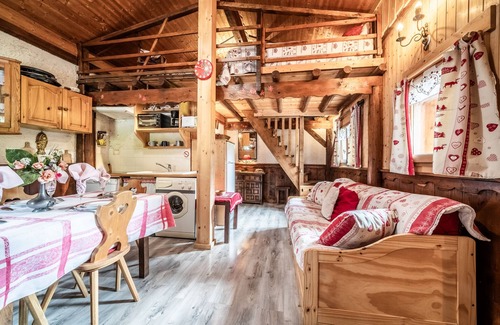 Vacheresse Ski Chalet | Chalet 'Le Glacier 2 Étoiles' with Mountain View, Private Garden and Wi-Fi