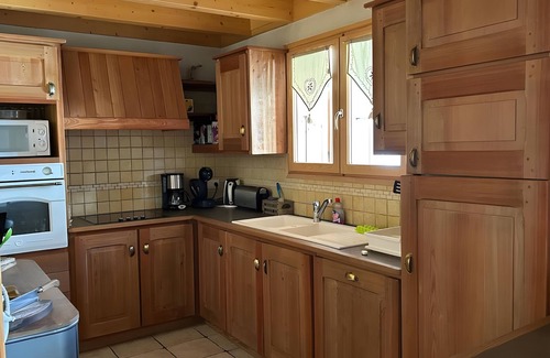 Les Claux Ski Chalet | Chalet 'Le Hors Piste' with Mountain View, Private Garden and Wi-Fi