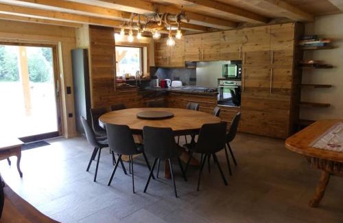 Les Prodains Ski Chalet | Chalet le Nid independant mountain chalet