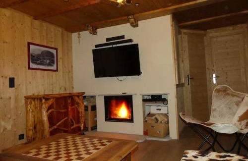 Les Prodains Ski Chalet | Chalet le Nid independant mountain chalet