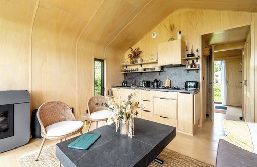 Grosbreuil Ski Chalet | Chalet 'Le P'tit Nids' with Private Terrace, Shared Garden and Wi-Fi