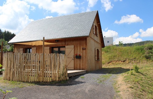 Murol Ski Chalet | chalet "le pradou" new construction, free wifi, heating included