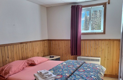 Val-D'Irene Ski Chalet | Chalet le Renversant