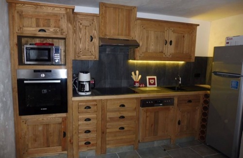 Bluffy Ski Chalet | CHALET LES CLARINES between lake and mountains