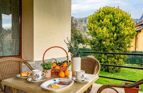 San Juan de Parres Apartment | Chalet 'Les Cuartes 2' with Mountain Views, Private Terrace and Private Garden