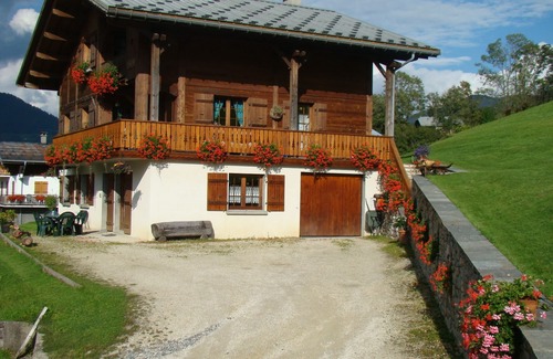 Flumet Apartment | Chalet "Les Rodhos" 150m from the FLUMET-Espace Diamant slopes