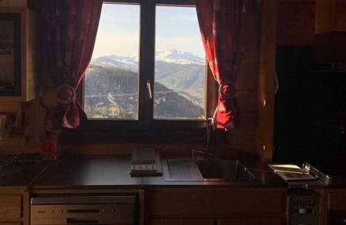 Camurac Ski Chalet | Chalet 'Les Volets Verts' with Mountain View, Private Sauna & Wi-Fi
