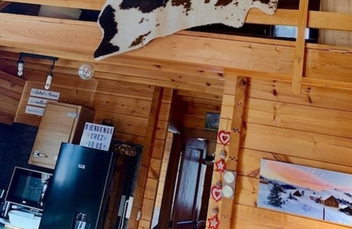 Camurac Ski Chalet | Chalet 'Les Volets Verts' with Mountain View, Private Sauna & Wi-Fi