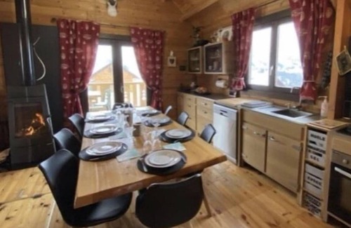 Camurac Ski Chalet | Chalet 'Les Volets Verts' with Mountain View, Private Sauna & Wi-Fi
