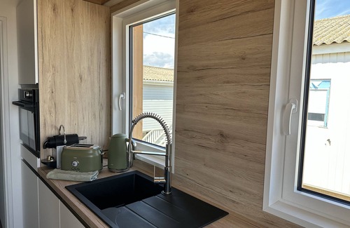 Gruissan Plage Ski Chalet | Chalet Linoli Vue Mer