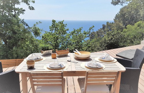 Le Pradet Villa | Chalet "LITTLE PARADISE" SEA VIEW 1st row - large terrace - ground floor