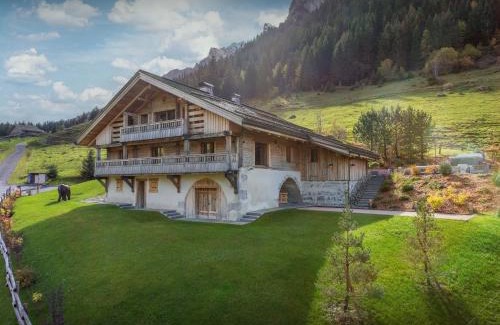 La Clusaz Ski Chalet | Chalet Lodge Rodzina - OVO Network