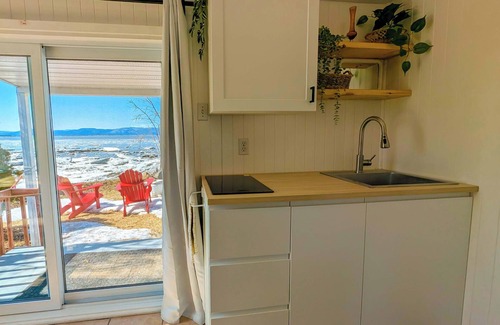 Cap-Saint-Ignace Ski Chalet | Chalet Loft #3 Waterfront with Spa, Fireplace & Wifi