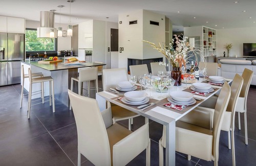 Chaparon Villa | Chalet Lomatika - Lake Annecy break 8p, nordic spa & views - OVO Network
