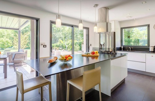 Chaparon Villa | Chalet Lomatika - Lake Annecy break 8p, nordic spa & views - OVO Network