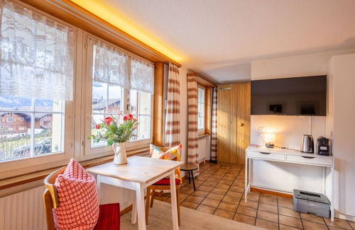 Brienz Ski Chalet | Chalet Lulu Brienz Studio - comfy traditional Swiss chalet