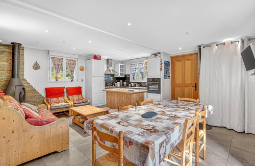 Meolans-Revel House | Chalet "Ma Bonne Etoile" with Mountain View, Private Terrace & Wi-Fi