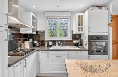 Meolans-Revel House | Chalet "Ma Bonne Etoile" with Mountain View, Private Terrace & Wi-Fi