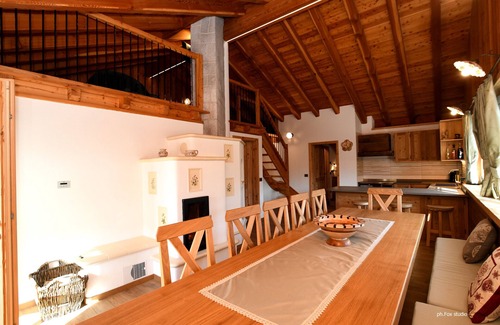 Porte di Rendena Ski Chalet | Chalet 'Maciana' with Mountain View, Private Garden and Wi-Fi